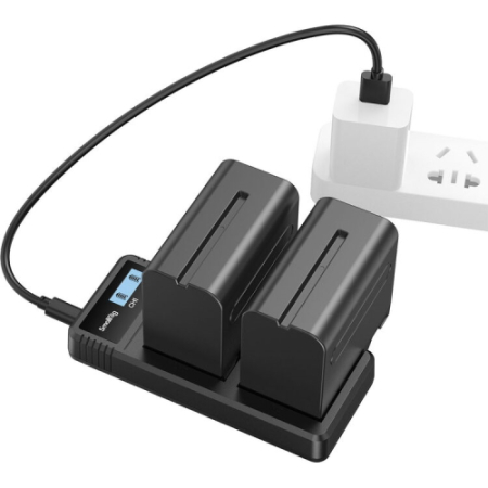 SmallRig 3823 - zestaw, dwukanałowa ładowarka + 2x akumulator Sony NP-F970 (2x 7800mAh) - przykład użycia